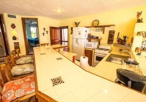 Beachfront, great views, WiFi, AC, perfect for families and friends!