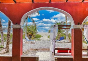 Beachfront Hacienda del Cuyo Groundfloor