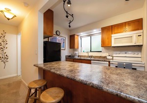 Beachfront HK-B16 - Maui Gardenview Condo in Secluded Resort on Ma'alaea Bay