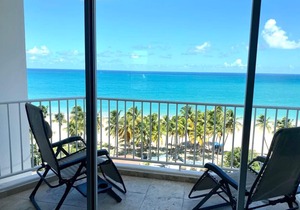 Beachfront in * Isla Verde * walk 2 eat *
