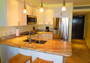 ★ Beachfront Newly Renovated Penthouse Washer/Dryer Perfect for Family WiFi