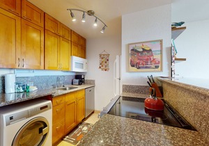 Beachfront retreat with lanai, WiFi, pool, & hot tub - prime turtle spot