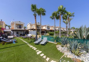 Beachfront Villa Meneou 3