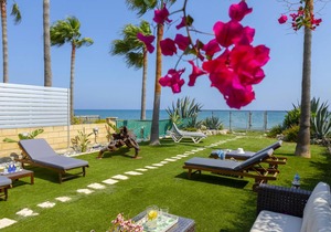 Beachfront Villa Meneou 3