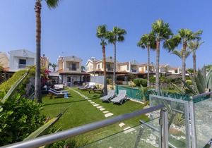 Beachfront Villa Meneou 3