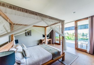 Beachfront2, 3 Bedroom Villa, Car+Driver, Cemagi;
