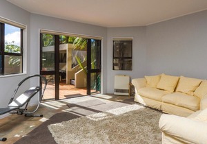 Beachside Holiday - Castor Bay Holiday Apartment