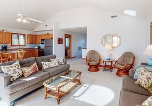 Beachside paradise with sundeck views & jetted tub - 365 yards to beach access
