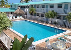 Beachside Unit 28 - Key Colony