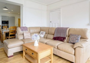 Beachside, West Yardley House - UK31200