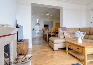 Beachside, West Yardley House - UK31200