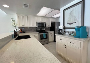 BEACHVIEW 102 - DIRECTLY ACROSS FROM THE BEACH!