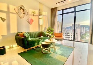 Beacon Executive Suites #Luxury #SkyPool #Georgetown #4pax #2BR 2bath #1Queen 2Single #Quality well maintained #Private host