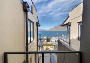 Beacon Studio Room | Lake Views