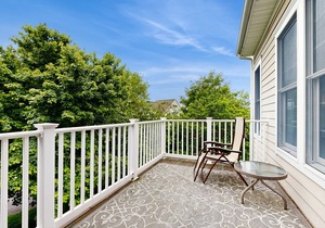 Bear Trap Dunes 2nd floor condo w/balcony, free WiFi, and basketball court
