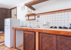 Beautiful Apartment on a Farm with Wi-Fi, Pool & Large Outdoor Area
