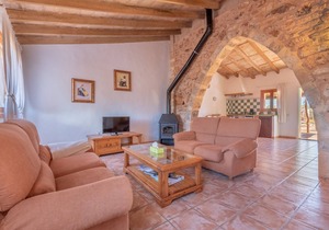 Beautiful Apartment on a Farm with Wi-Fi, Pool & Large Outdoor Area