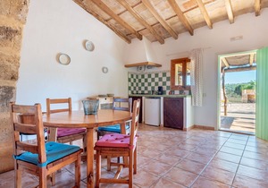 Beautiful Apartment on a Farm with Wi-Fi, Pool & Large Outdoor Area