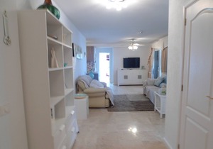 Beautiful 3 bed 2 bath Penthouse Free Wifi Parking, Ac, Fantastic sea views