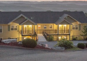 Beautiful 2 bedroom unit at resort, sleeps 8