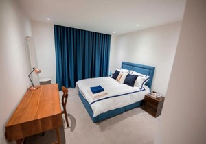 Beautiful 2 Bedroom Flat Overlooking the Meadows