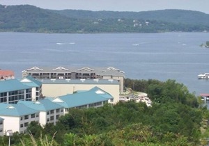 Beautiful 2BR/2BA Penthouse Condo Overlooking Table Rock Lake!