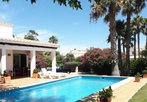 Beautiful 3 Bedroom Villa with Private Pool & Sea Views