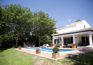 Beautiful 3 Bedroom Villa with Private Pool & Sea Views