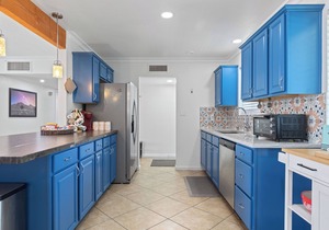 Beautiful 3BR home with free heated pool/spa! Near Old Town, ASU, golf & more.