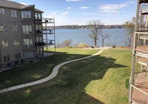 Beautiful 3rd floor condo with great lake view!