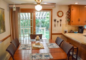 Beautiful 4 bedroom, 1.5 bath home sleeping 8- in Yarmouth Port