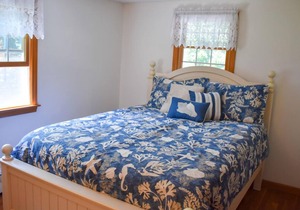 Beautiful 4 bedroom, 1.5 bath home sleeping 8- in Yarmouth Port