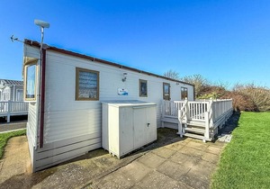 Beautiful 6 berth caravan for hire with huge decking at Manor Park ref 23142K