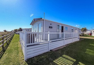 Beautiful 6 berth caravan with full sea views for hire in Suffolk ref 68002CR