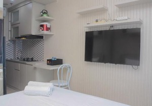 Beautiful and Relaxing Studio Tifolia Apartment By Travelio