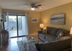 BEAUTIFUL AND SPACIOUS 2BR COURTSIDE VILLA! NEWLY UPDATED KITCHEN 2022.