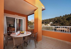 Beautiful Apartment “Pinos Altos T3” with Pool, Wi-Fi, Balcony & Terrace