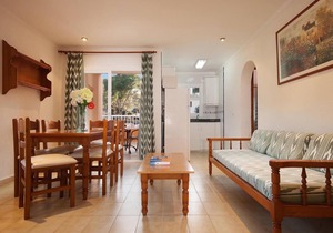 Beautiful Apartment “Pinos Altos T3” with Pool, Wi-Fi, Balcony & Terrace