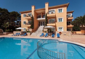 Beautiful Apartment “Pinos Altos T3” with Pool, Wi-Fi, Balcony & Terrace