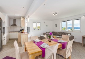 Beautiful apartment in Lokva Rogoznica