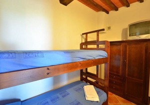 Beautiful apartment with pool, WIFI, TV, patio, pets allowed and parking, close to San Gimignano