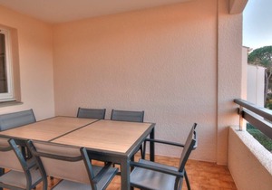 Beautiful apartment in Saint-Raphaël with pool view