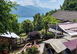 Beautiful apartment for 7 guests with WIFI, TV, patio, pets allowed and parking