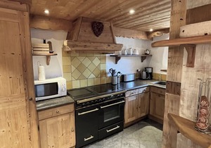 Beautiful apartment in private chalet, equiped for 12 people, 6 bedrooms, 5 bathrooms and private sauna.