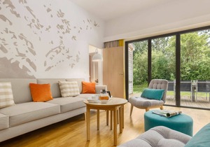 Beautiful apartment in villa for 6 guests with pool, WIFI, hot tub, TV and terrace