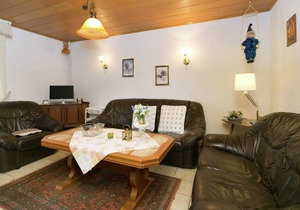 Beautiful Apartment in Winnen near Forest and Town Centre