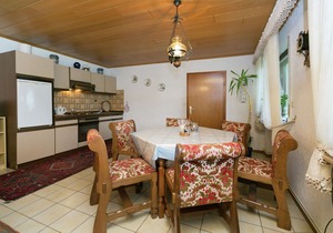 Beautiful Apartment in Winnen near Forest and Town Centre
