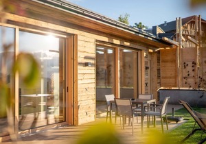 Beautiful Apartment “Aura Chalets No 4” with Mountain View, Wi-Fi & Garden