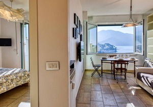 Beautiful apartment overlooking the beach and the houses of Recco.