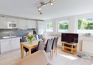 Beautiful apartment with terrace for 4 people near the beach and harbor